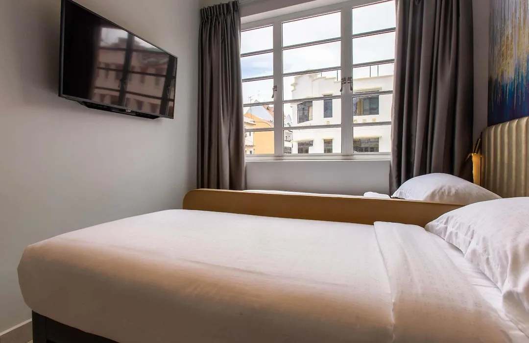 Ibis Budget Singapore Gold-1